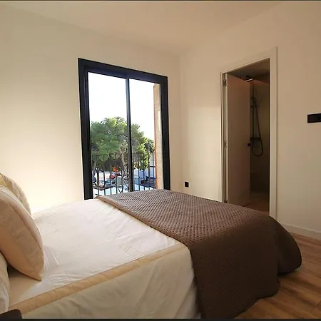 Quiet In Center Steps From شقة *